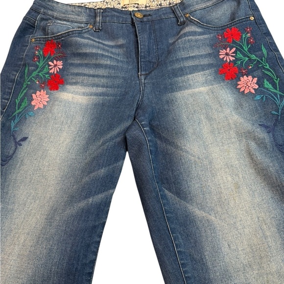 Vintage America Blues Bestie Jeans Size 12 R 31 Embellished Embroidered Flowers - Picture 6 of 12
